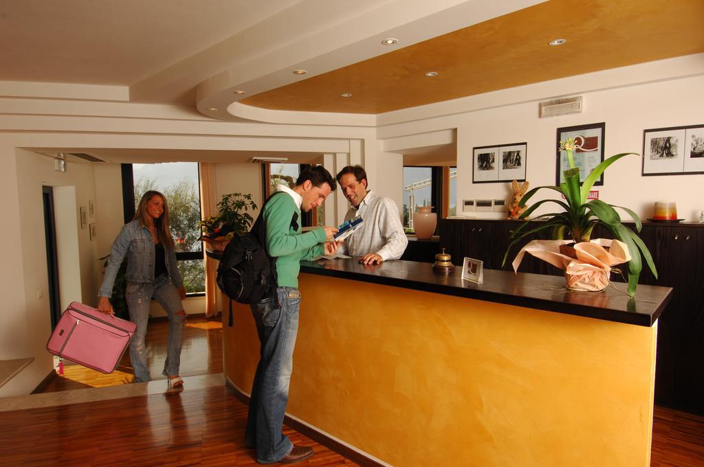 Hotel Garden Мальчезине Экстерьер фото